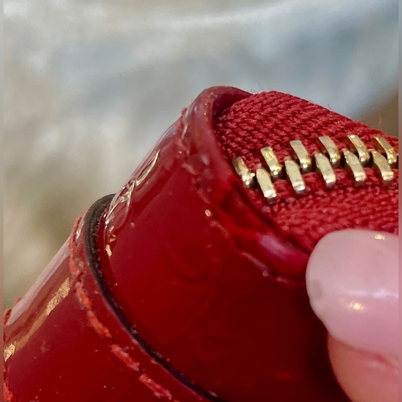 Gucci Guccissima micro GG Spur Belted Patent Leather Red Wallet W/ Satin Dustbag - Picture 16 of 16